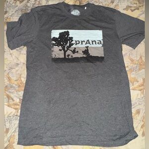 Prana Men's Charcoal Graphic Tee